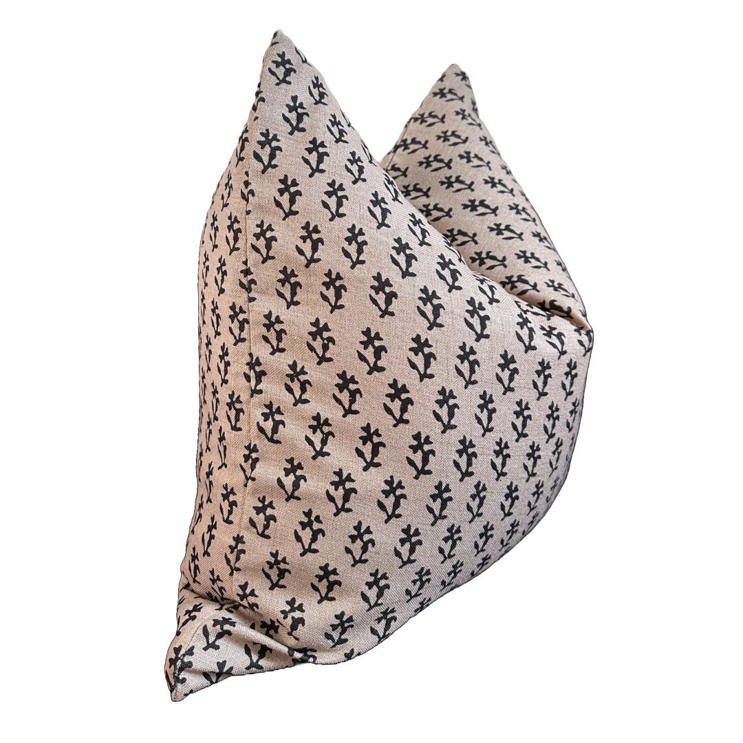 Dahlia Outdoor/Indoor Pillow Cover